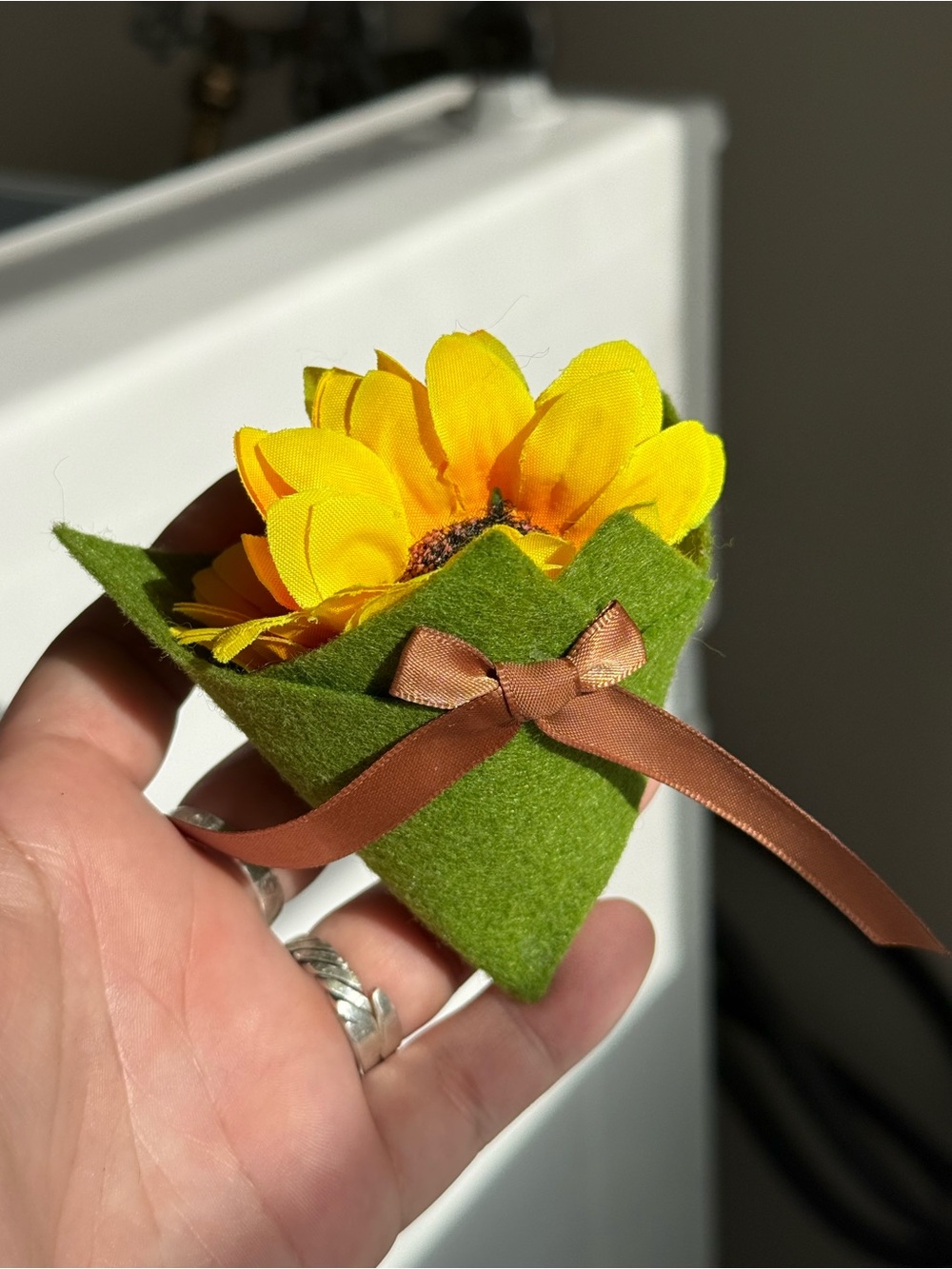 Handmade Faux Sunflower Floral Bow Bouquet Brooch Pin Accessories - Picture 2 of 9